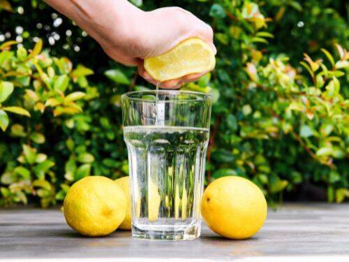 Jak woda z cytryną może poprawić Twoje zdrowie